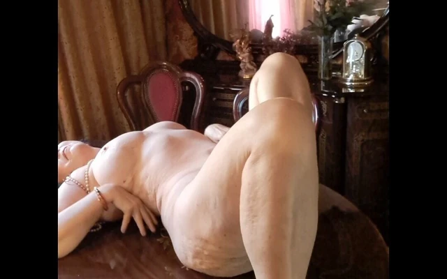 O şarkıyı hatırlamıyorsun ama o akşamı, iç çekişimi, parfümü, sıcaklığımı unutmuyorsun...