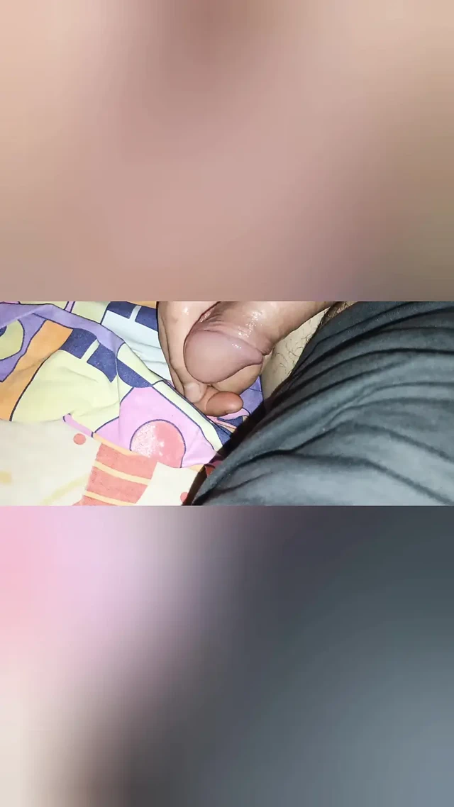 Kleopatra'ı sadece yarağının içinde tutuyorum ve ağzına sikiyorum ve içmesi için ona bolca döl veriyorum