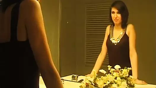 Marta'nın ilk pornosu teşhirci bir sokak fahişesi