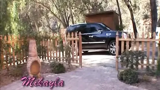 Büyük memeli lezbiyen üçlü grup seks partisi