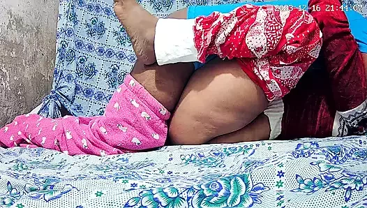 Hintli nepalli oğlan ve kız mutfakta seks yapıyor