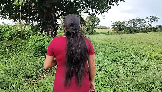 Ayyy hayır!! Ağzıma boşaldım açık havada yalnız gidiyorum ve fışkırtana kadar bir yabancıyı emmesi için bir yarak alıyorum