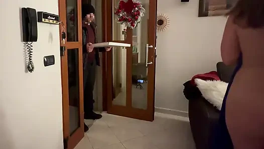 Pizzacı adamla çıplak eşek şakası