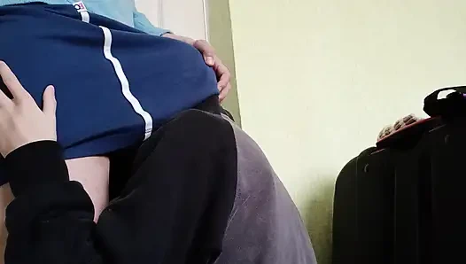 Два соседа скрывают, что они лесбиянки