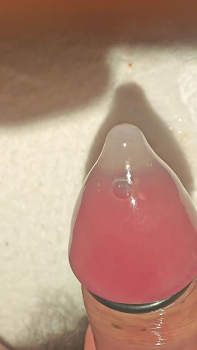 Ekstra uzun içi boş üretral çubuk, prezervatife boşalma, yarak sokma ve ses. Bana mesaj gönder veya yorum yap, tam video gönder