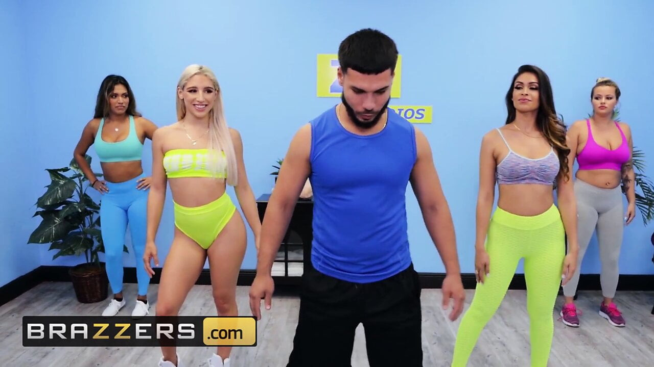 Muhteşem babes abella tehlike ve katana kombat dans ve kahrolası