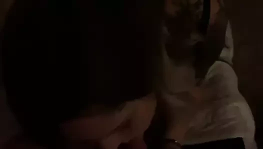 karısı alır yük üzerinde yüz