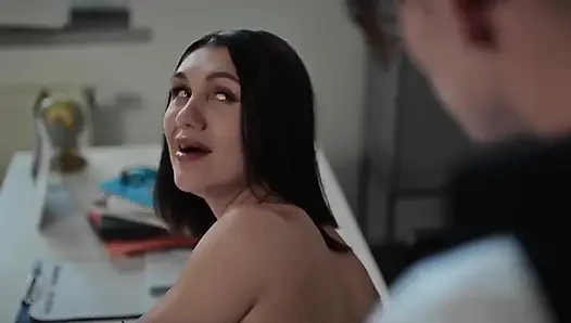 Sürtük öğretmen dondurarak sikiliyor - jadilica şımarık öğrenci tarafından dölleniyor