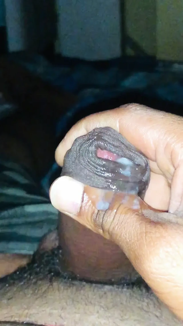 Bugün gece, sikimi zar zor yapıyorum