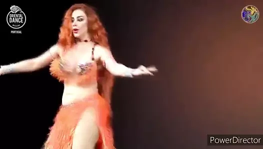 tamer chante.toutes les femmes dansent