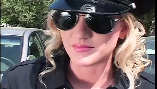 policewoman fucks bandits secretly on roadside