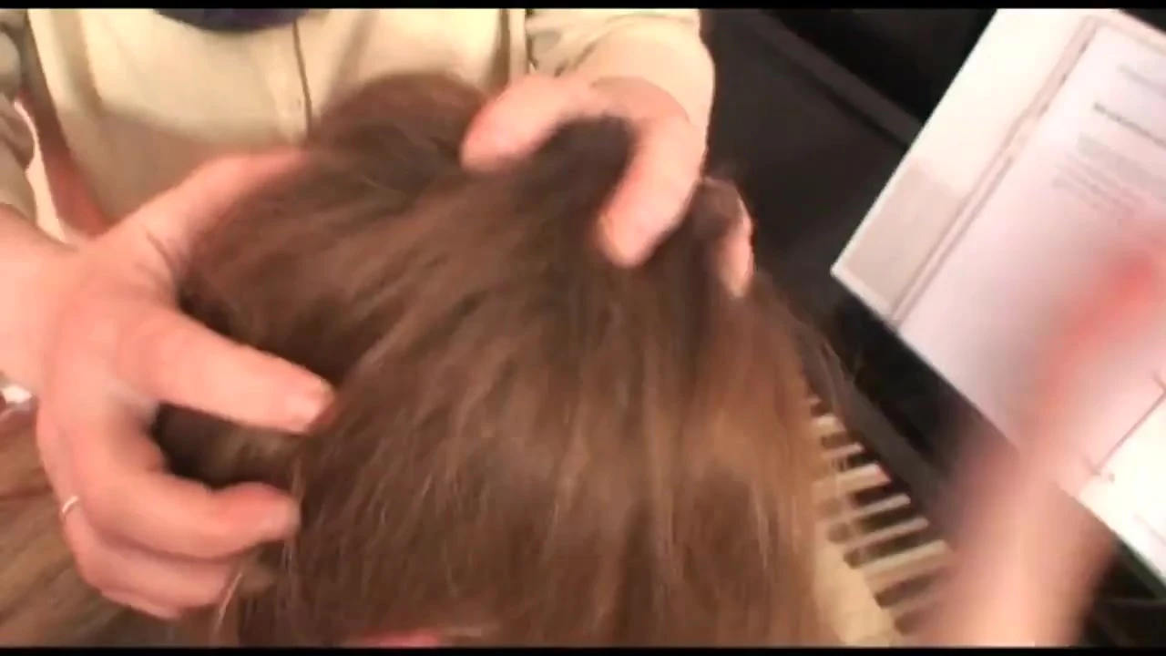 Cô giáo dạy nhạc giận học trò, gọi chồng già