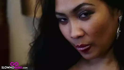 Amy latina - yatak odası jiggles büyük göğüsleri Bayan pinay Asya bebeğim