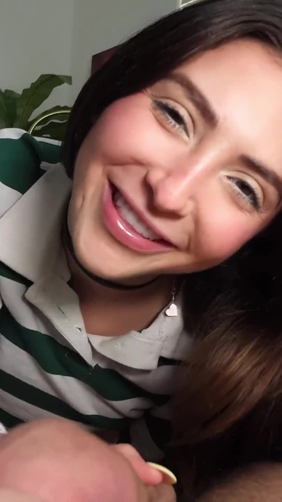 Güzel kız Jane Wilde yarakla doldurulmalarını seviyor