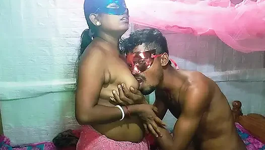 Hintli mamoni yenge romantik ve ateşli seksi bir yarağı sikiyor