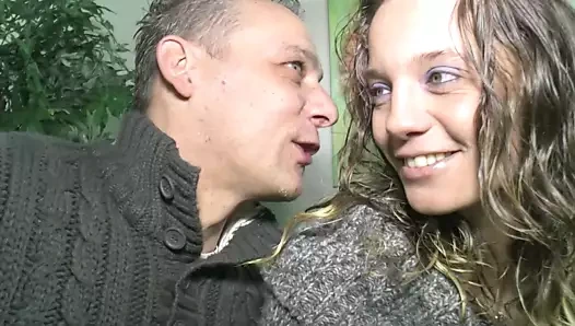 Vahşi kız için bir sıcak üçlü