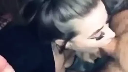 Milf çiğneme iki yarak