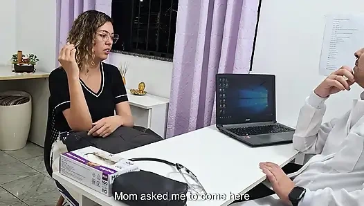 Bir pratisyen hekim tarafından karın bölgesi tıbbi muayenesi