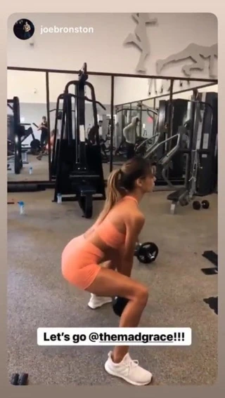 Spor salonunda Madison Grace, mükemmel vücut