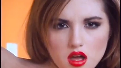 Onun özlem kedi senin için boşalmak istiyor