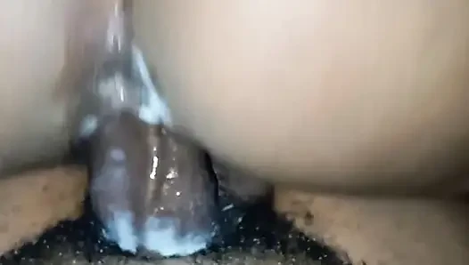 Kremsi amcık sabah bir kez daha sikiliyor