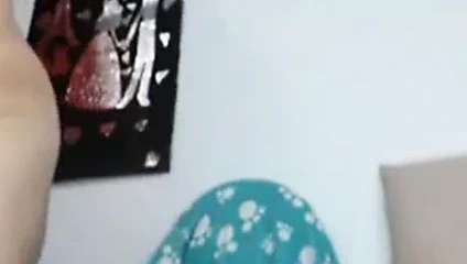 Anal zevk ve oyuncak kedi