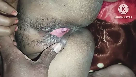 Hintli üvey teyze ile sert seks