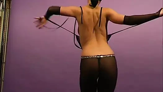 Bir günlük porno yıldızı nada esmer genç kız amına mastürbasyon yapıyor