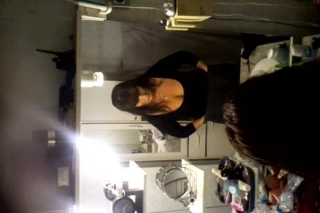 ma mere dans la salle de bains3