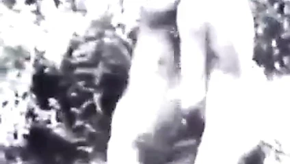 Kız ve erkek gölde cinsel zevkler (1940'larda vintage)