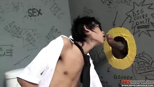 genç çalışır siyah gloryhole