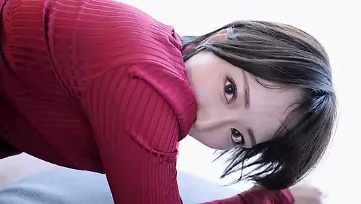 En güzel kıvrımlı ve büyük götlü 2 güzel kadın arkadaşıyla tatlı ve flörtöz seks yapıyor!