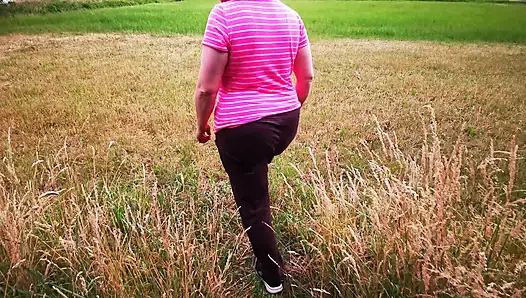 çıplak göğüsleri üzerinde 90 sert vuruş