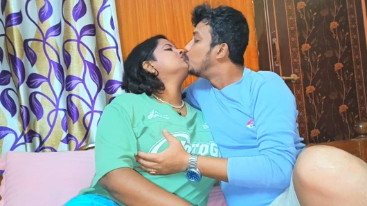 Dün gece azgın üvey kuzenle sert seks yapıyor