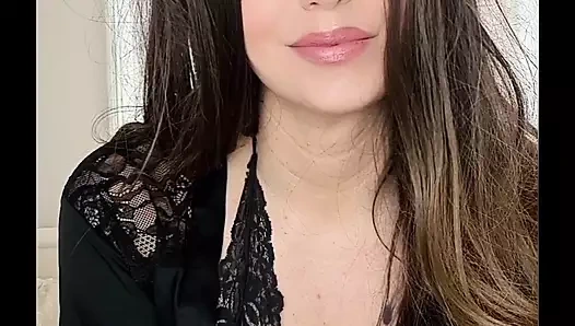 Ateşli üvey anne edepsizce konuşuyor