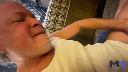 Onun sıkı götüne çok sert geldim!