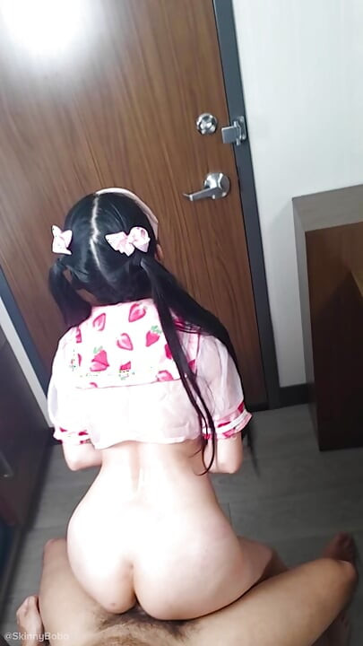 Yeni dansıma bak koçu hareket ediyor - 18 yaşındaki Asyalı sürtük