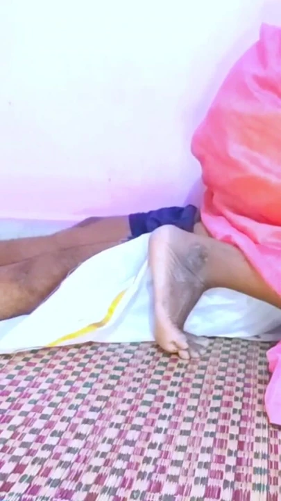 Hintli tamil kız ilk gece büyük götlü domaltmalı desi inek kız | Klip 2