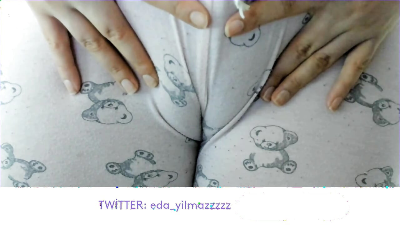 Deve toynağı- pijama- kabarık amcık- şişmiş amcık