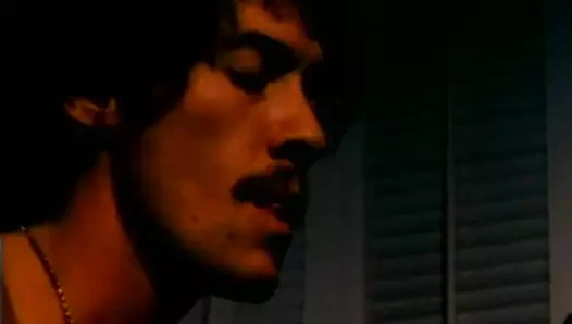 Büyük klasik bir yarak bekliyordu