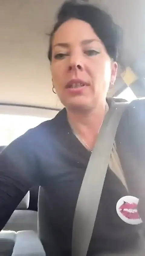 Çok azgındım, kendimi getirtmek için yolun kenarına çekmek zorunda kaldım.