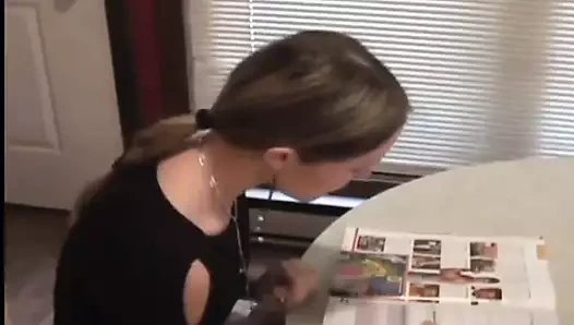 Sevimli genç pisi yanıp sönen ona külot