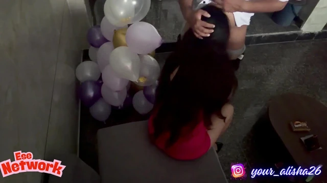 Erkek arkadaşı tarafından tatlı sikiş ile doğum günü kutlaması