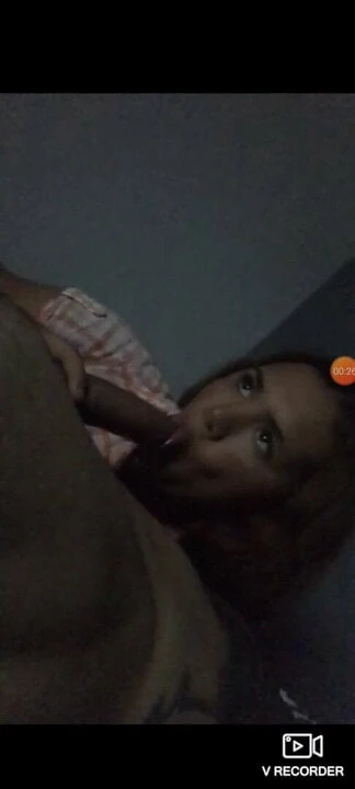 Petite pipe devant la tele