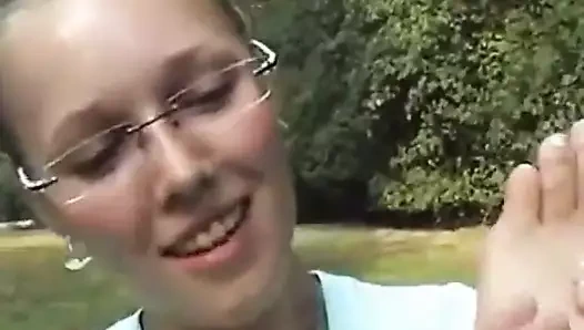 sarışın lezbiyenler ibadet ayak açık havada