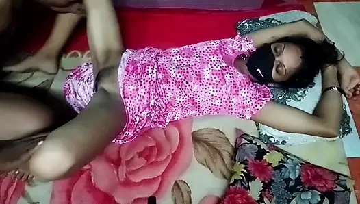 Gece Yarısı Gerçek Kayınbiraderi Ev Yapımı Seksin Tadını Çıkarıyor