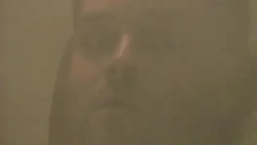 Sarışın sürtük amcığıyla oynuyor