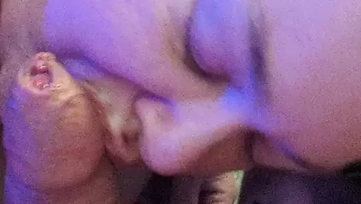 Bayan Nova iri güzel kadın sakso çekiyor bakış açısı