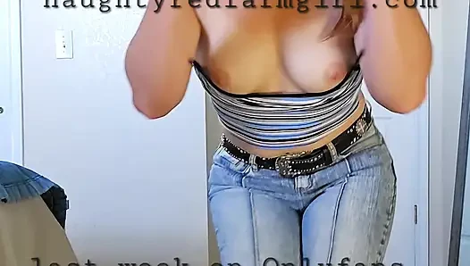 Kızıl saçlı kız çiftliğin her yerinde kendini deli gibi sikiyor