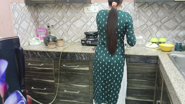 Indian Punjabi Ma Put New Desi Chudai Full Galiyan Punjabi Full HD Desi Sardarni Stepmum Wound Mari In Kitchen